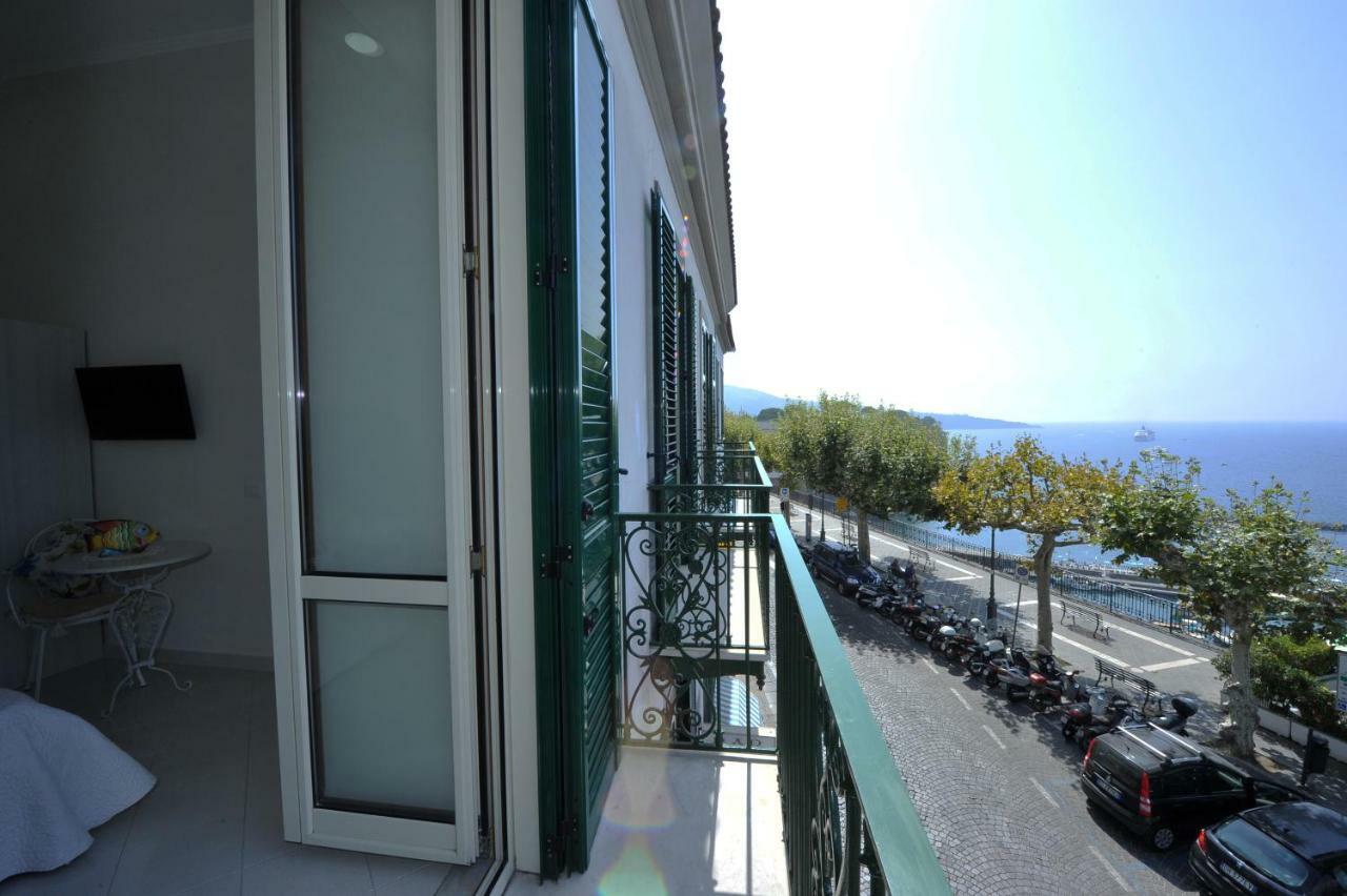 Mavi Apartments ปิอาโนดิซอร์เรนโต ภายนอก รูปภาพ