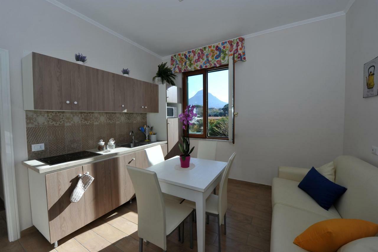 Mavi Apartments ปิอาโนดิซอร์เรนโต ภายนอก รูปภาพ