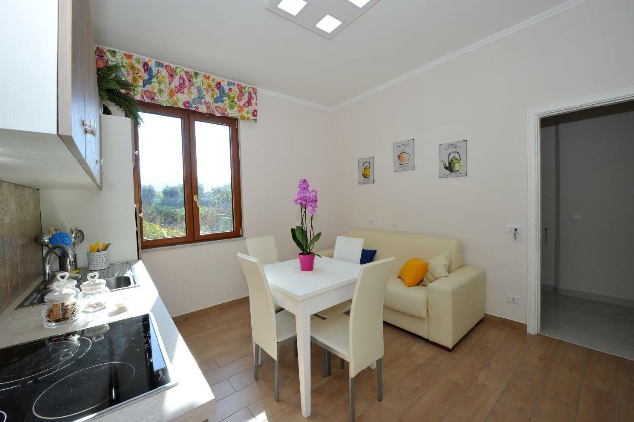Mavi Apartments ปิอาโนดิซอร์เรนโต ภายนอก รูปภาพ